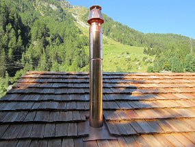 Kamin_ueber_Dach (62)